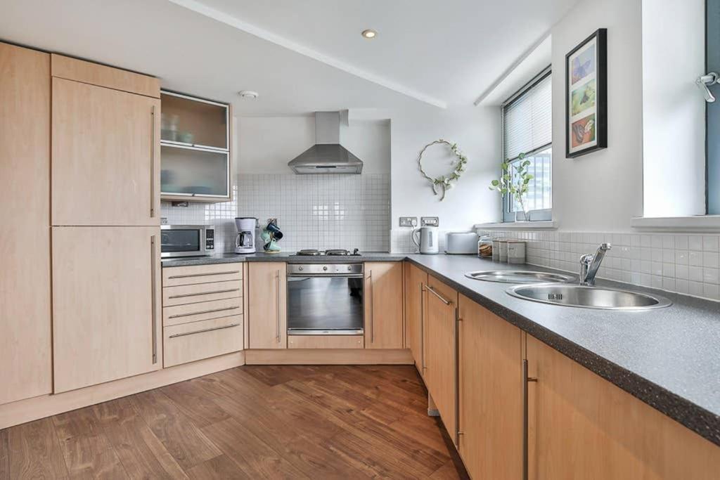 The Exclusive Gem Of Leeds - Sleeps 8 Apartment Exterior photo